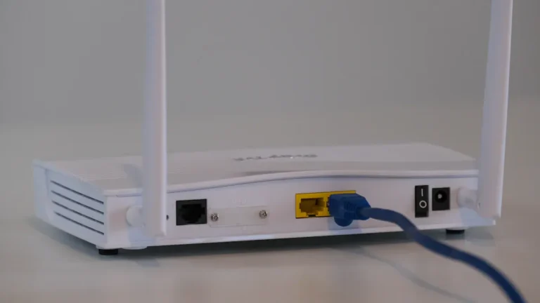 Wi-Fi Routers Explained: Dual-Band, Mesh Systems, and Signal Coverage