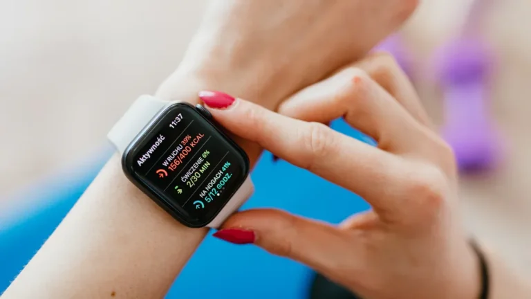 How Wearables Use AI for Personalized Health Insights